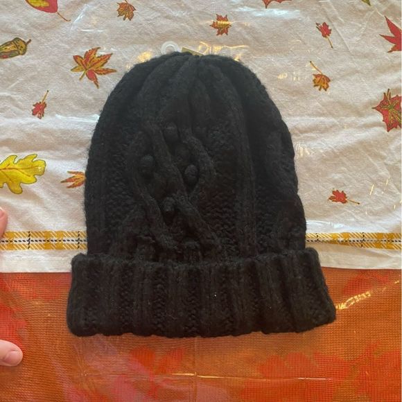 Aerie • Cable Knit Beanie in Black - Picture 4 of 6